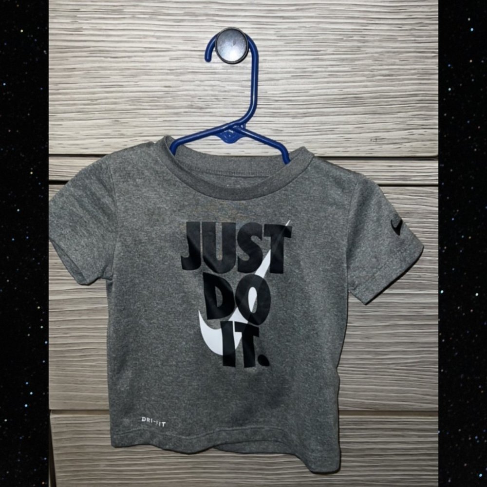 Nike T-Shirt-18M